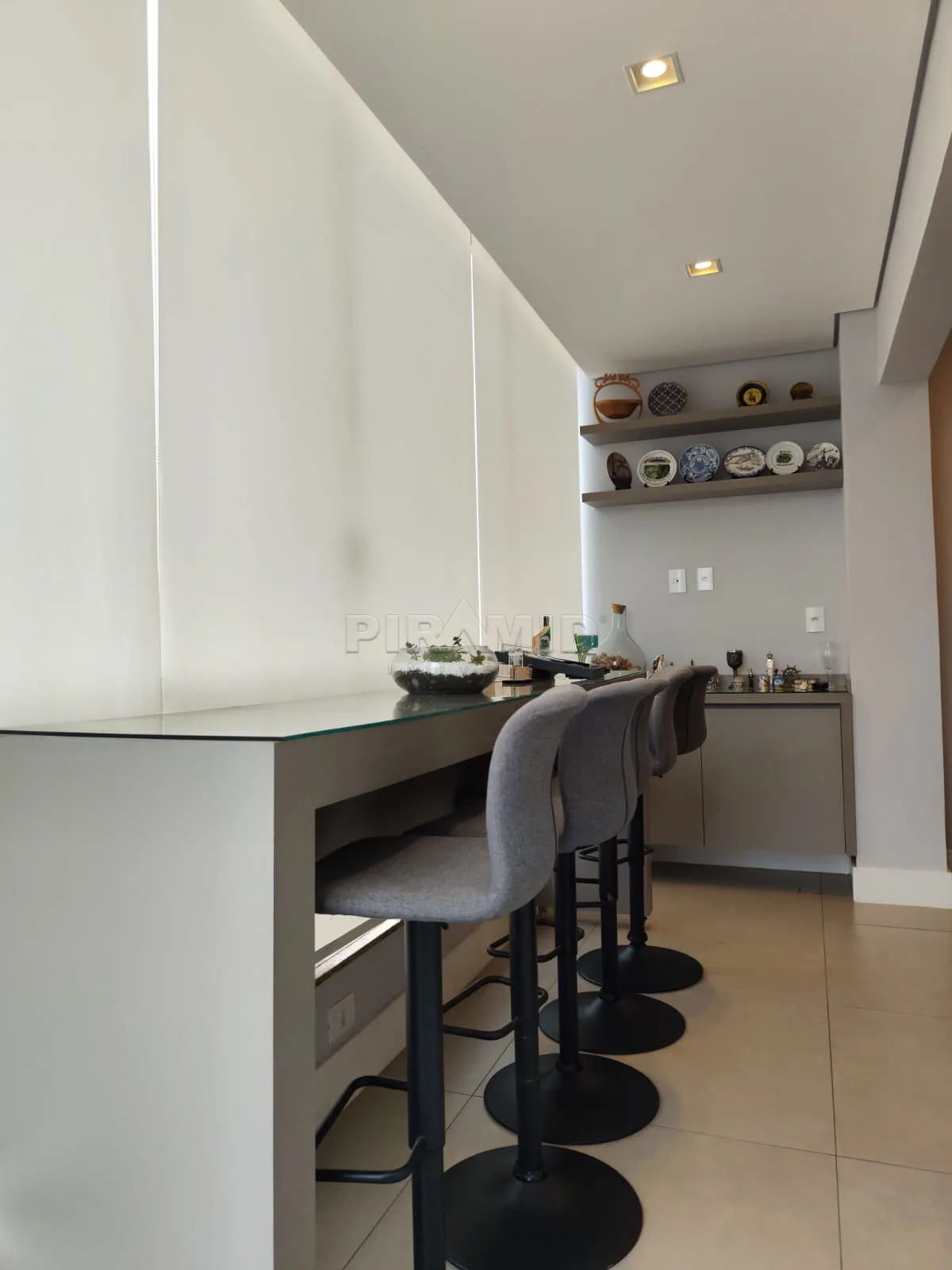 Alugar Apartamento / Padr&atilde;o em Ribeir&atilde;o Preto R$ 3.500,00 - Foto 4