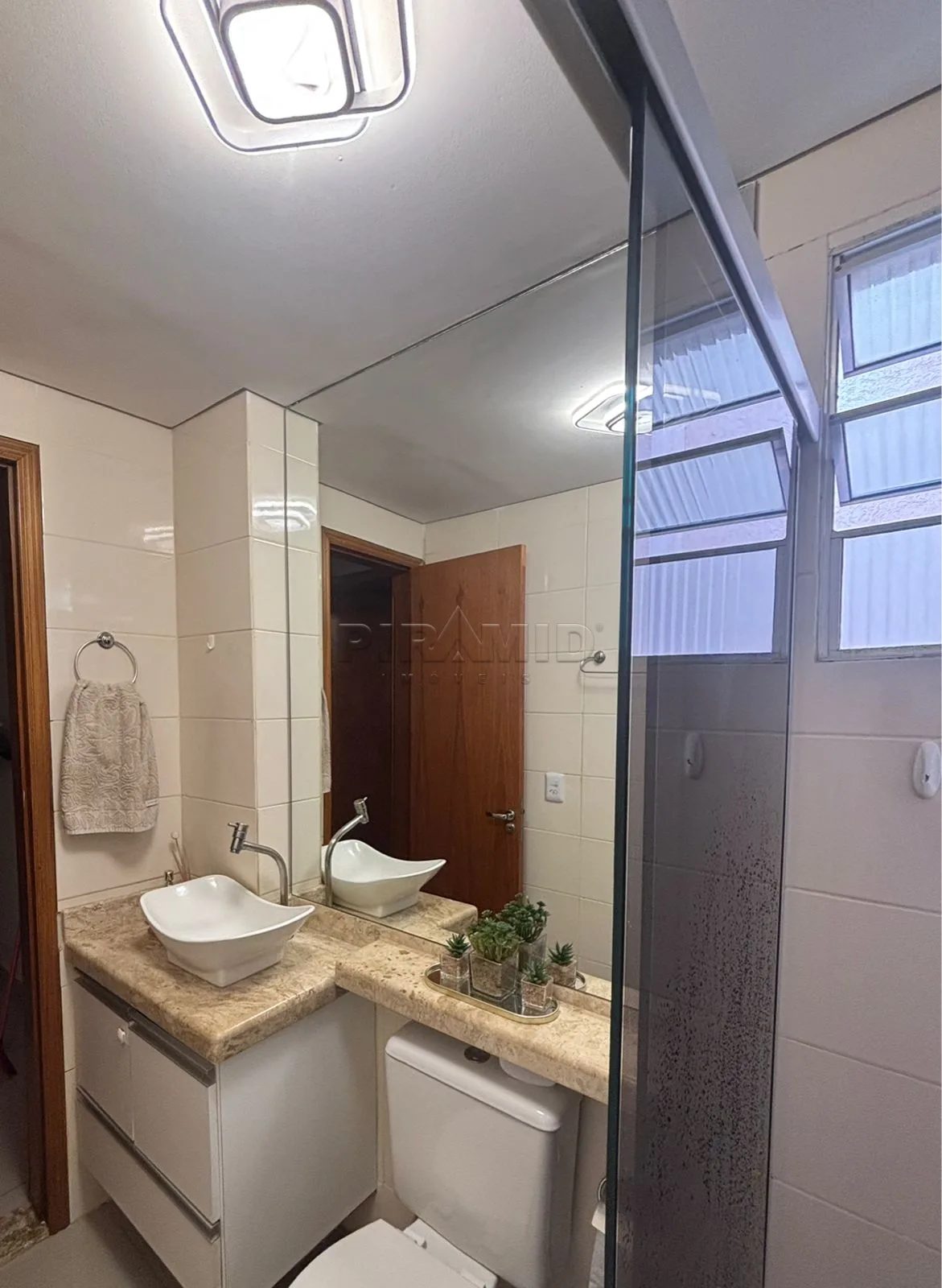 Alugar Apartamento / Padr&atilde;o em Ribeir&atilde;o Preto R$ 3.000,00 - Foto 15