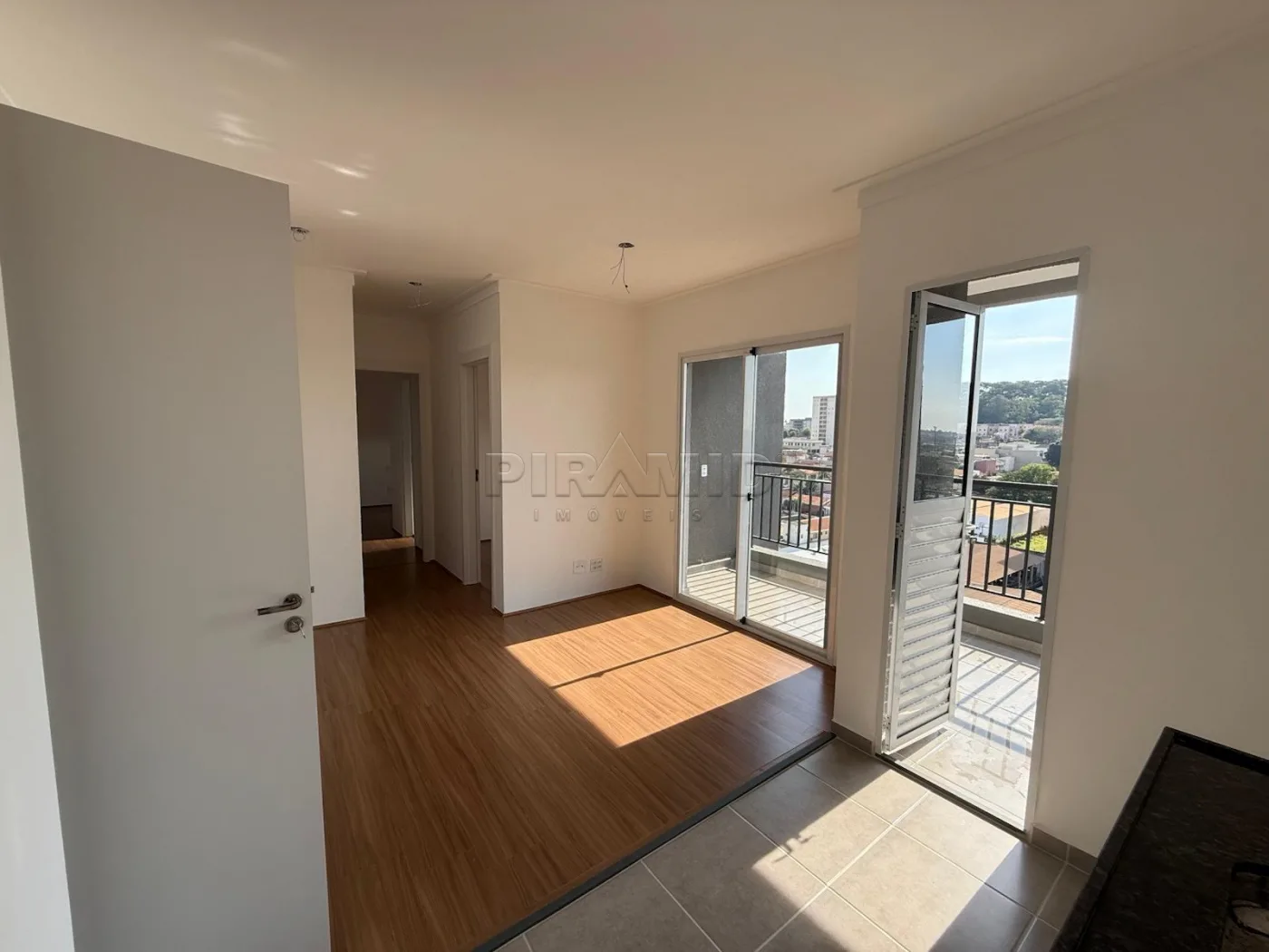 Comprar Apartamento / Padr&atilde;o em Ribeir&atilde;o Preto R$ 320.000,00 - Foto 2