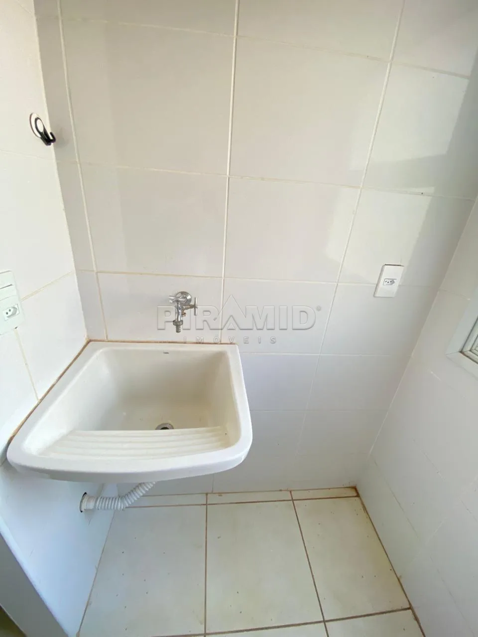 Alugar Apartamento / Padr&atilde;o em Ribeir&atilde;o Preto R$ 1.700,00 - Foto 15