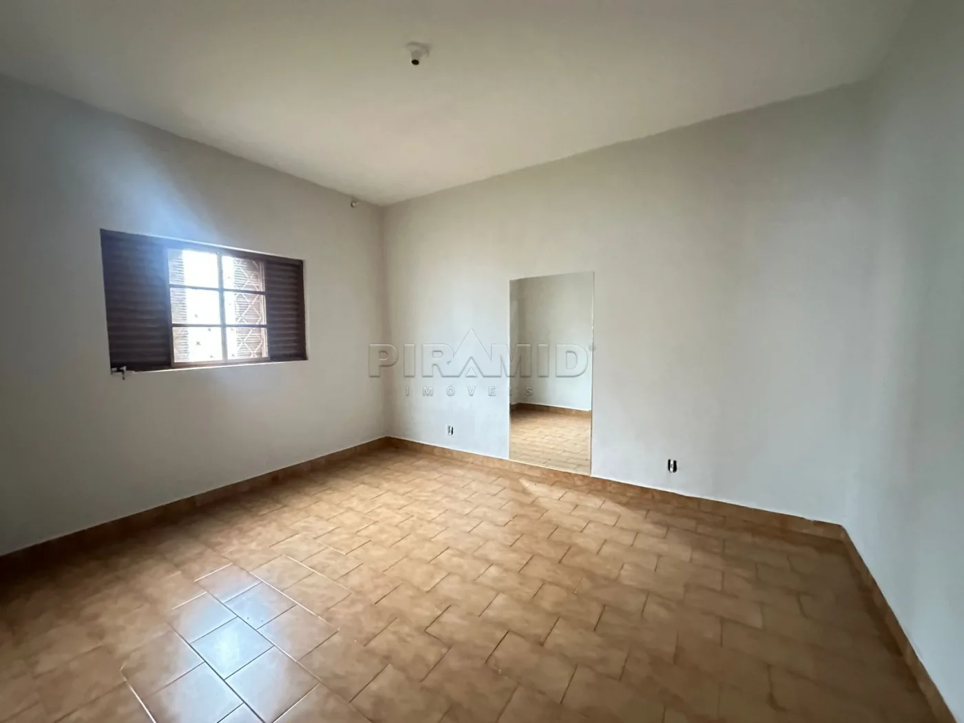 Alugar Casa / Padr&atilde;o em Ribeir&atilde;o Preto R$ 2.100,00 - Foto 3