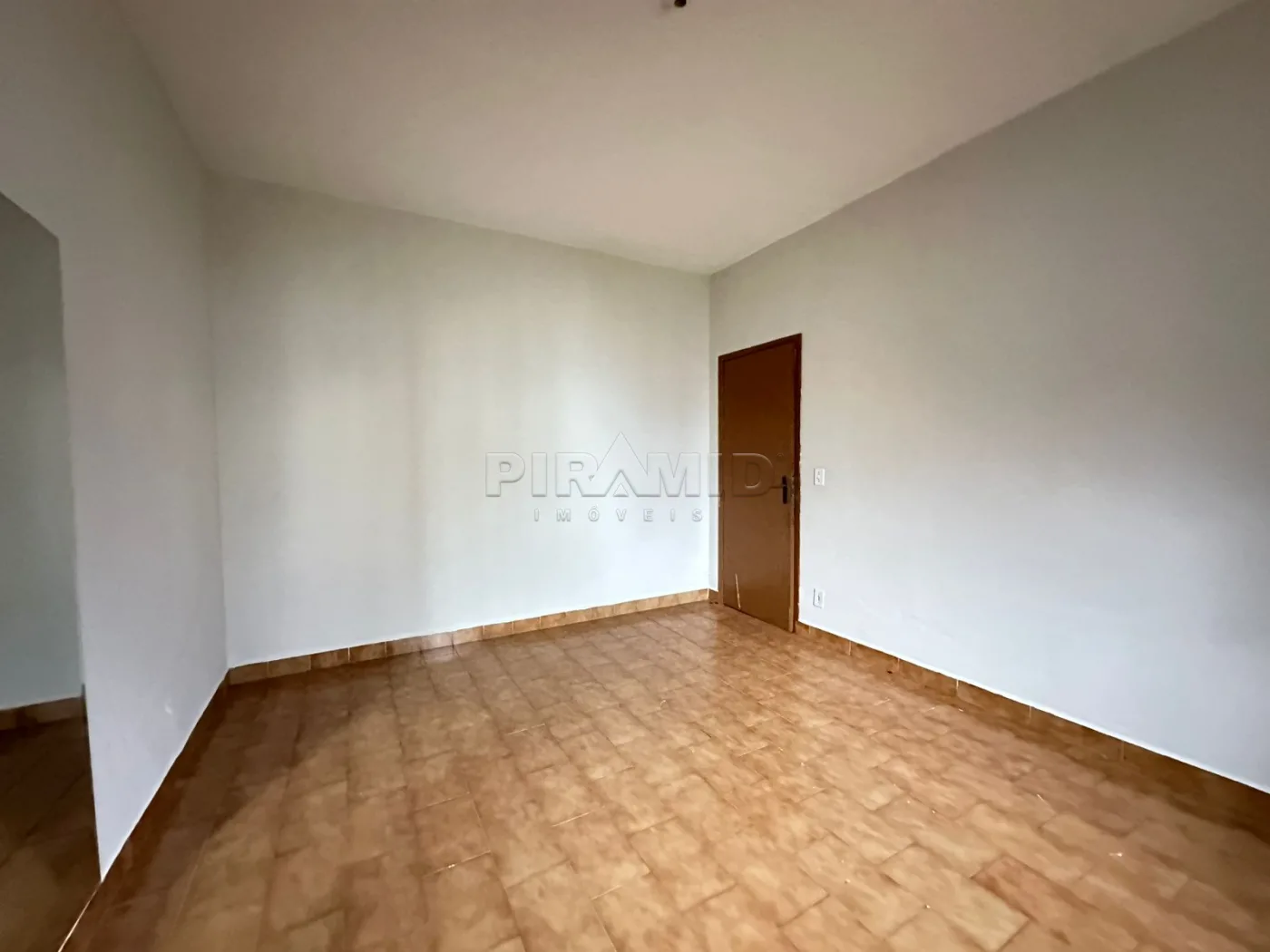 Alugar Casa / Padr&atilde;o em Ribeir&atilde;o Preto R$ 2.100,00 - Foto 4