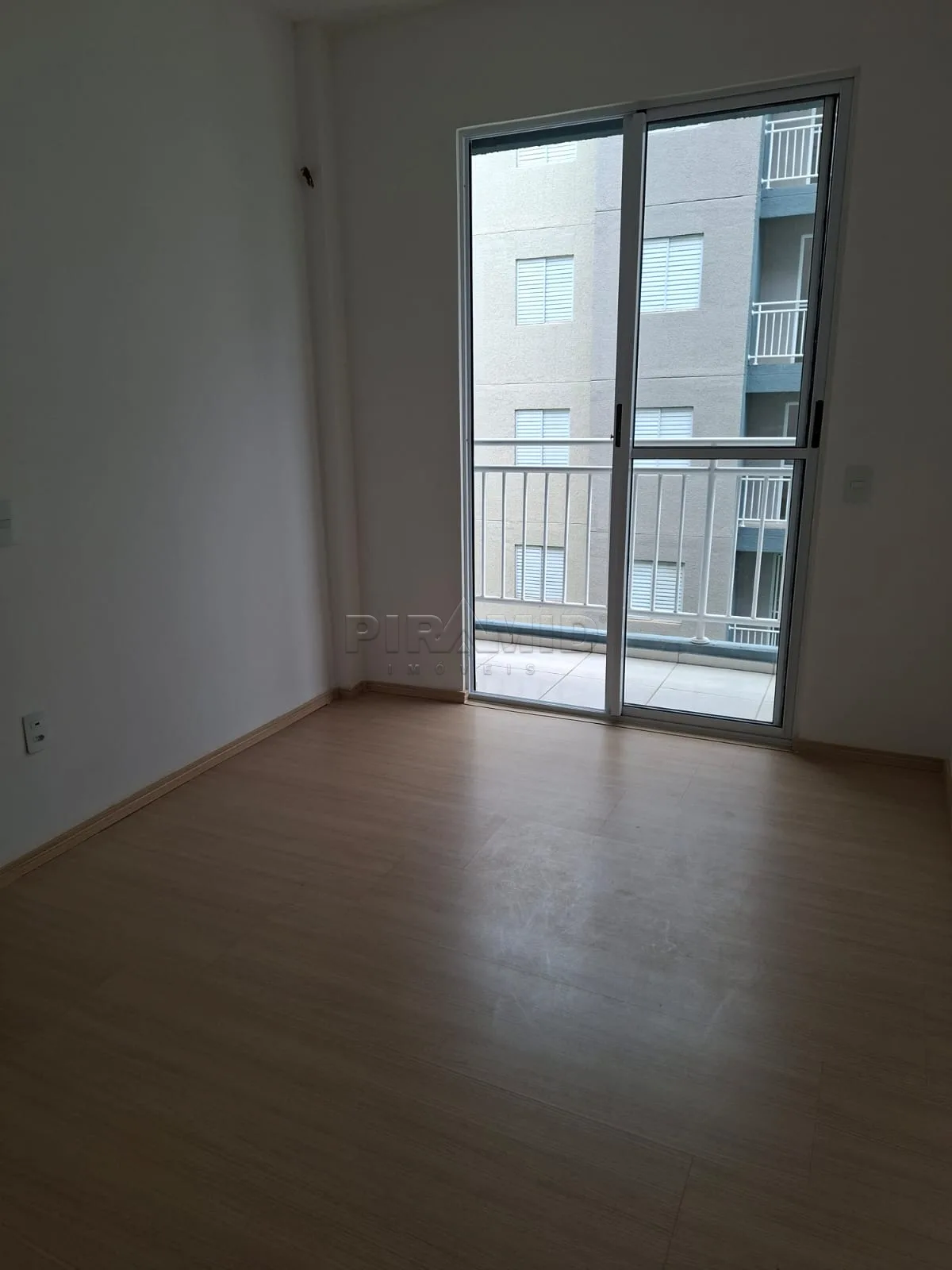 Alugar Apartamento / Padr&atilde;o em Ribeir&atilde;o Preto R$ 1.500,00 - Foto 1