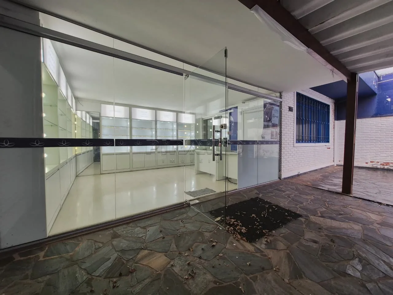 Alugar Casa / Padr&atilde;o em Ribeir&atilde;o Preto R$ 4.990,00 - Foto 1