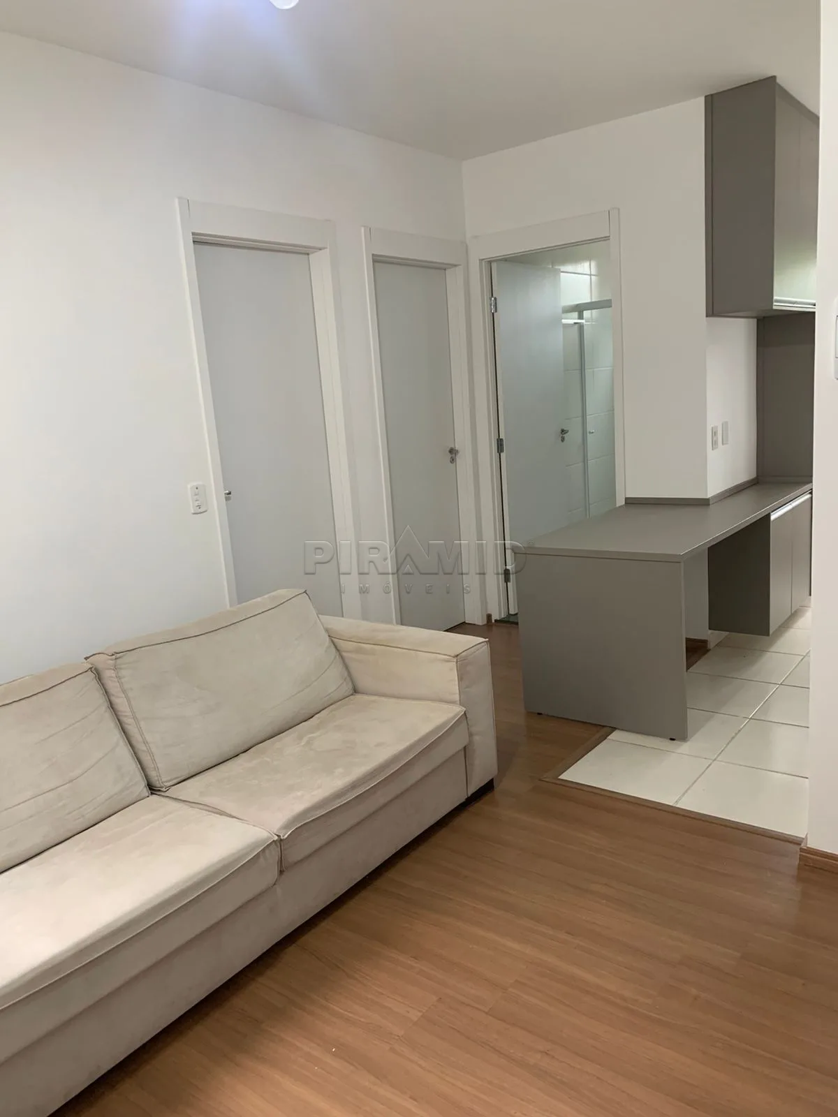 Alugar Apartamento / Padr&atilde;o em Ribeir&atilde;o Preto R$ 1.300,00 - Foto 4