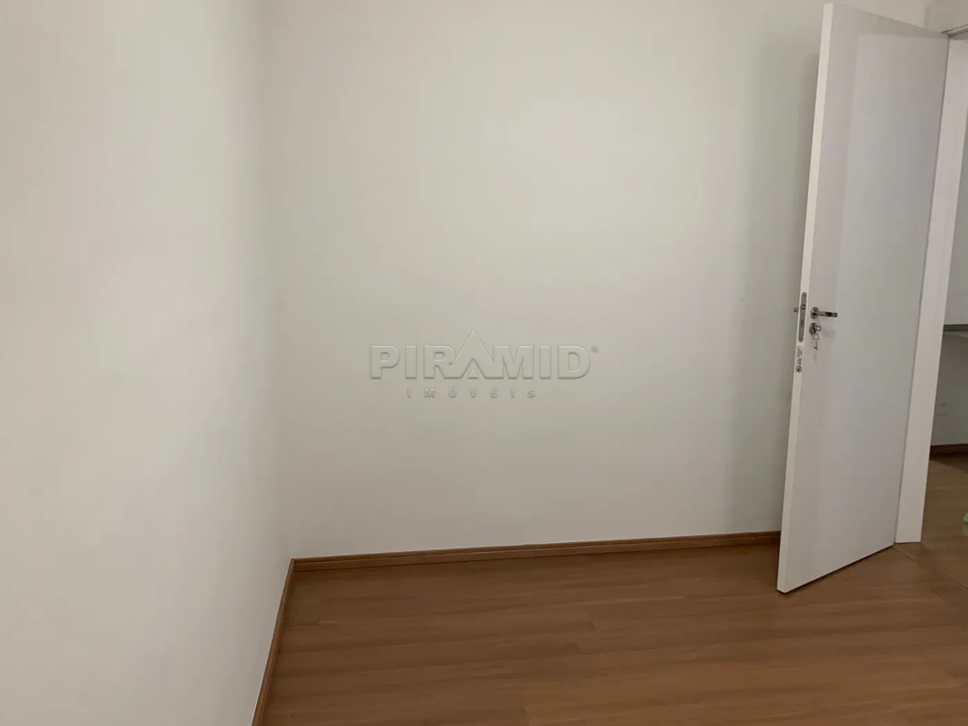 Alugar Apartamento / Padr&atilde;o em Ribeir&atilde;o Preto R$ 1.300,00 - Foto 16