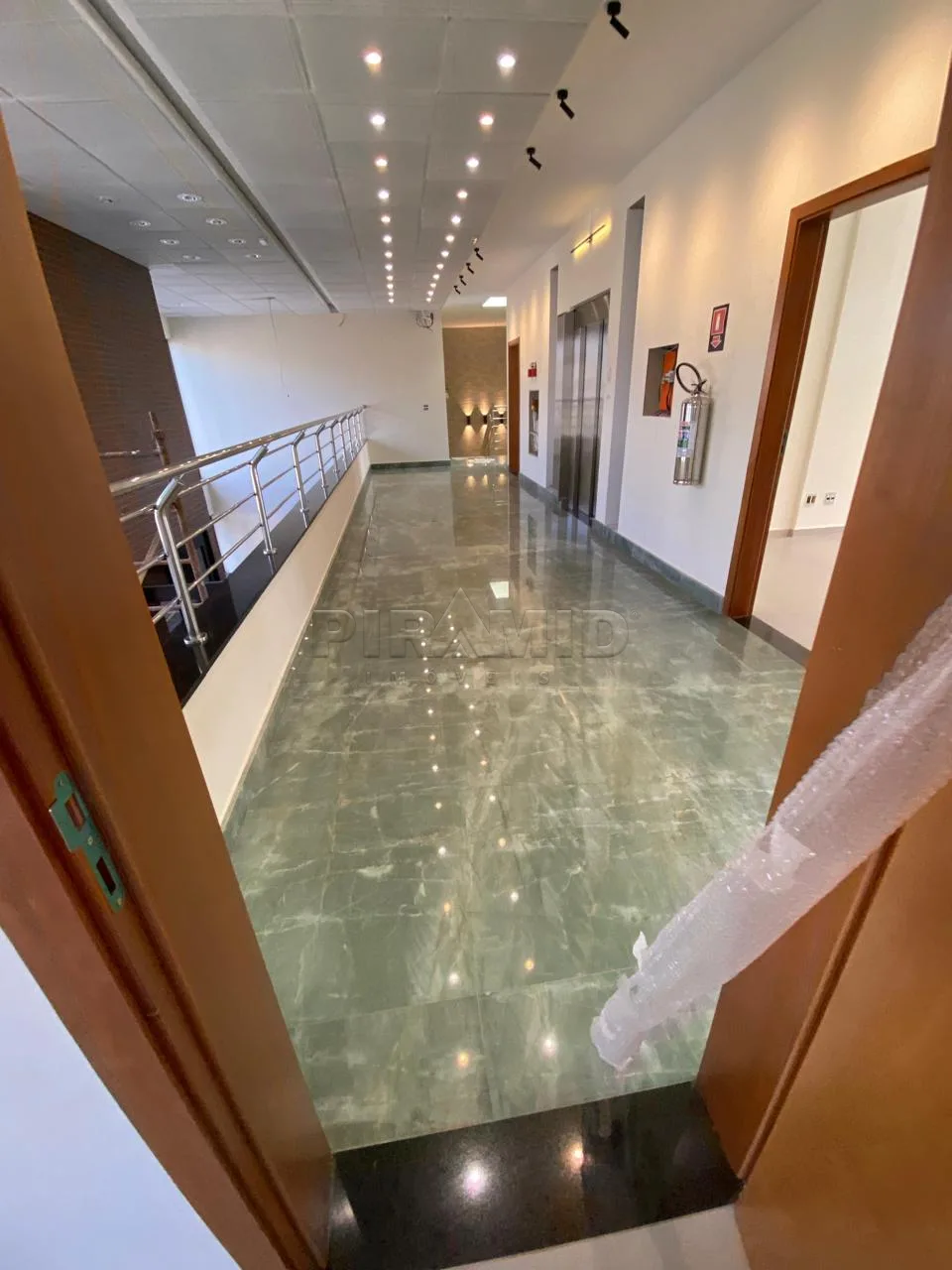 Alugar Comercial / Pr&eacute;dio em Ribeir&atilde;o Preto R$ 50.000,00 - Foto 7