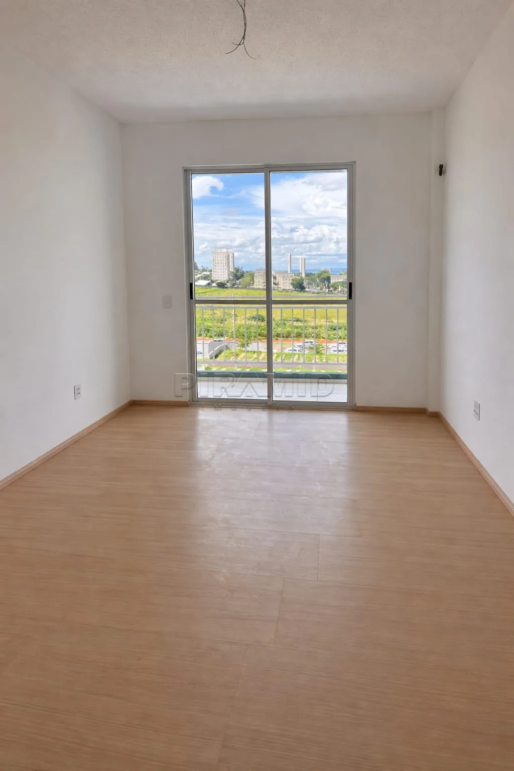Alugar Apartamento / Padr&atilde;o em Ribeir&atilde;o Preto R$ 1.450,00 - Foto 1
