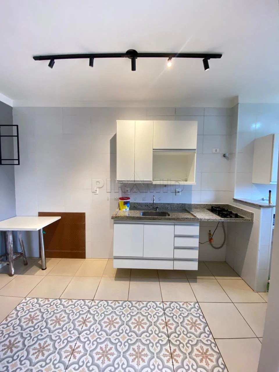 Alugar Apartamento / Padr&atilde;o em Ribeir&atilde;o Preto R$ 1.650,00 - Foto 6