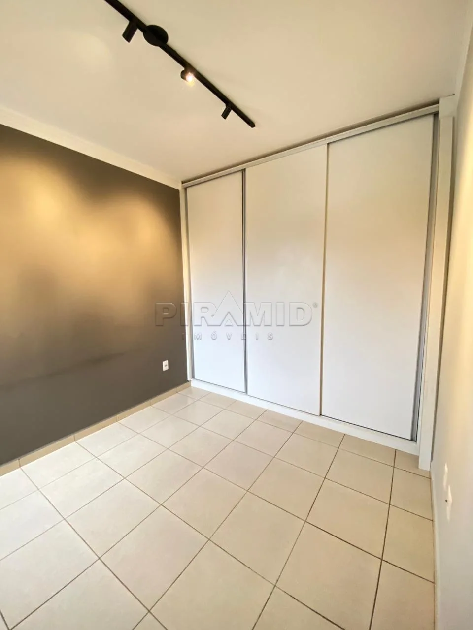 Alugar Apartamento / Padr&atilde;o em Ribeir&atilde;o Preto R$ 1.650,00 - Foto 10