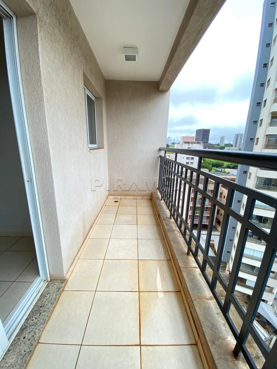 Alugar Apartamento / Padr&atilde;o em Ribeir&atilde;o Preto R$ 1.650,00 - Foto 4