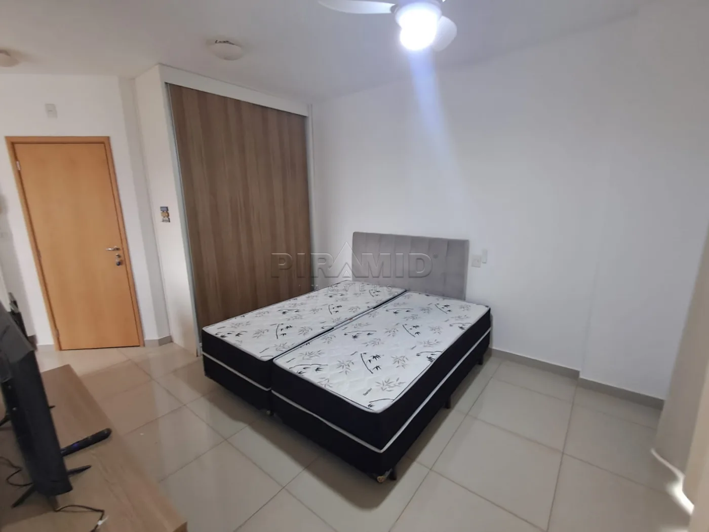 Alugar Apartamento / Kitchnet em Ribeir&atilde;o Preto R$ 2.000,00 - Foto 2