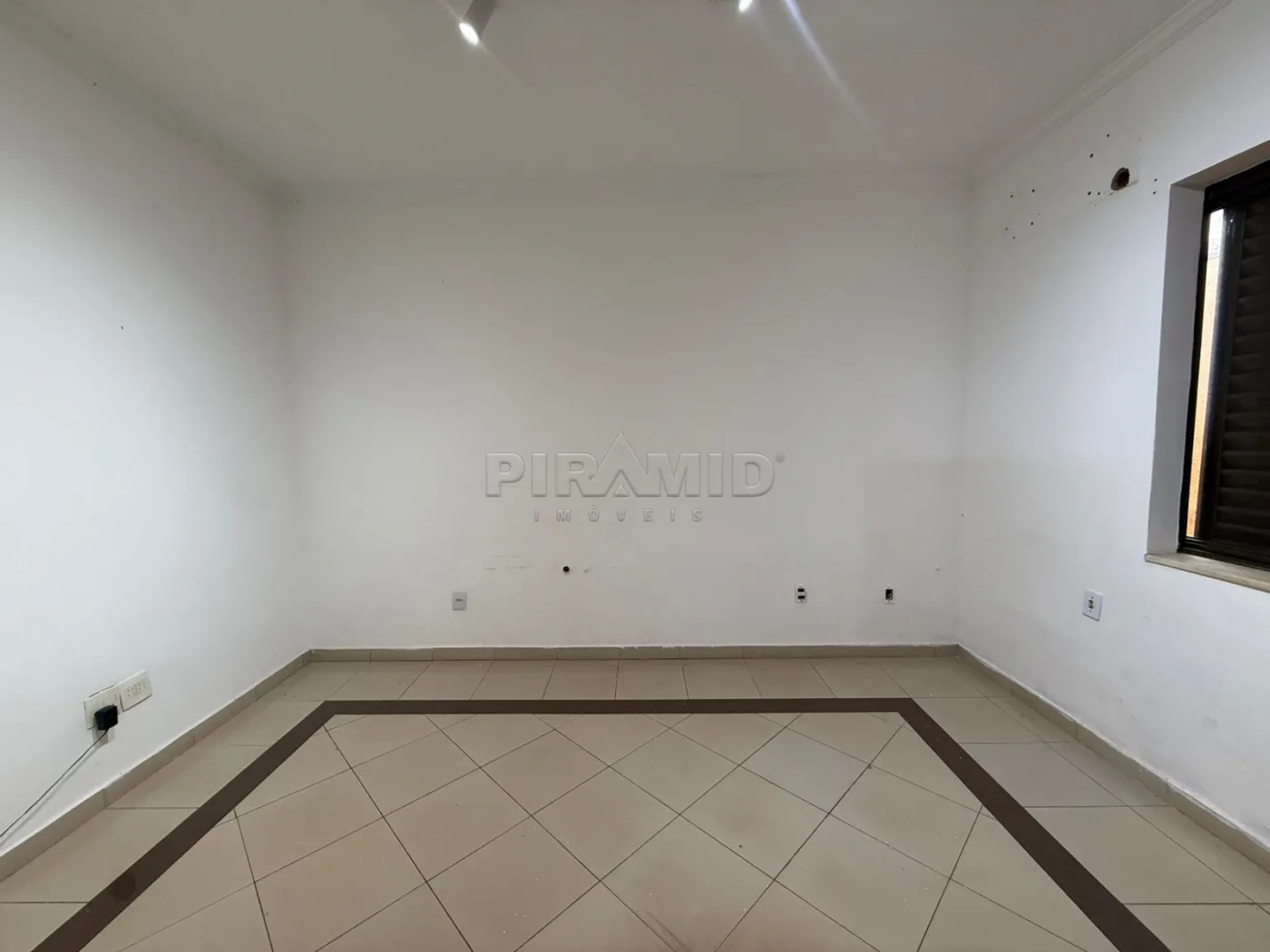 Alugar Comercial / Sala em Ribeir&atilde;o Preto R$ 800,00 - Foto 4