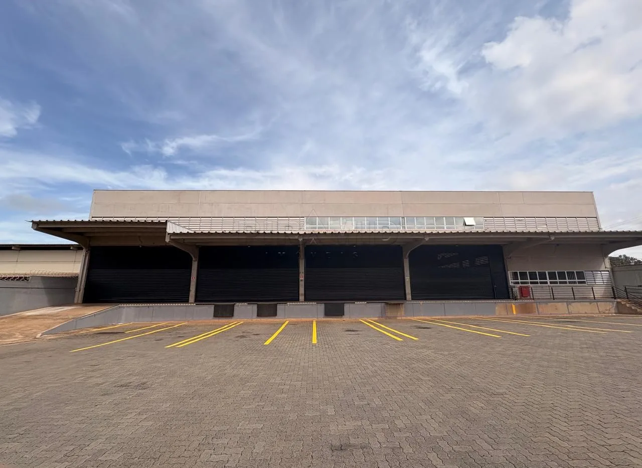 Alugar Comercial / Galp&atilde;o  Barrac&atilde;o em Ribeir&atilde;o Preto R$ 45.000,00 - Foto 2
