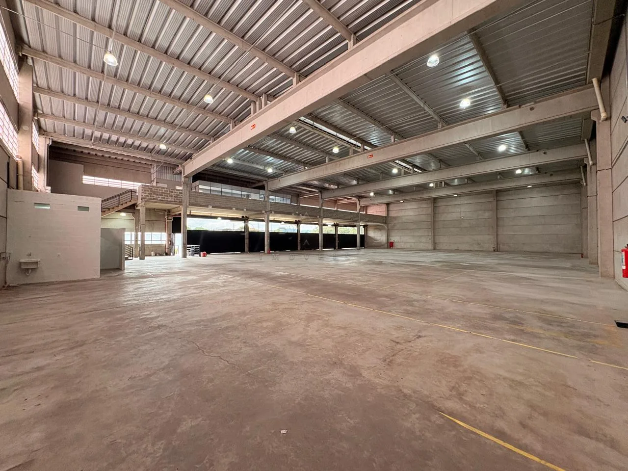 Alugar Comercial / Galp&atilde;o  Barrac&atilde;o em Ribeir&atilde;o Preto R$ 45.000,00 - Foto 9