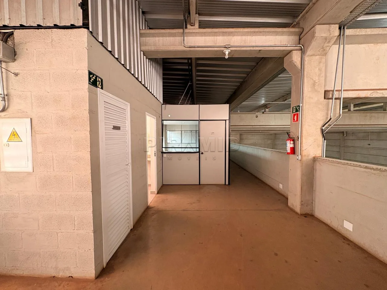 Alugar Comercial / Galp&atilde;o  Barrac&atilde;o em Ribeir&atilde;o Preto R$ 45.000,00 - Foto 16