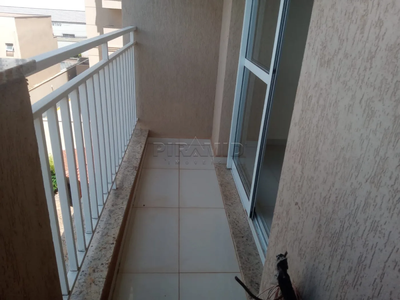 Alugar Apartamento / Padr&atilde;o em Ribeir&atilde;o Preto R$ 1.600,00 - Foto 4