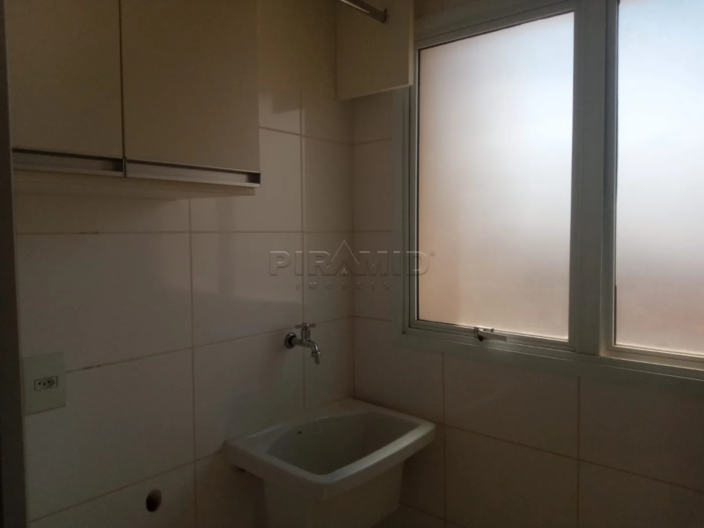 Alugar Apartamento / Padr&atilde;o em Ribeir&atilde;o Preto R$ 1.600,00 - Foto 11