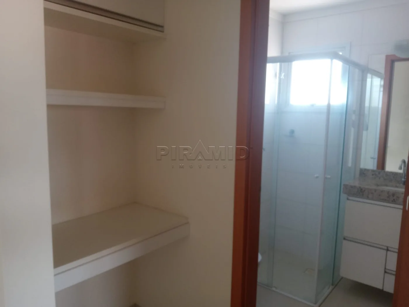Alugar Apartamento / Padr&atilde;o em Ribeir&atilde;o Preto R$ 1.600,00 - Foto 5