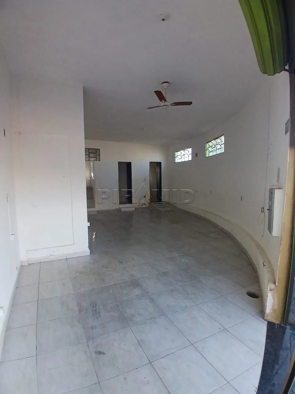 Alugar Comercial / Sal&atilde;o em Ribeir&atilde;o Preto R$ 1.500,00 - Foto 1