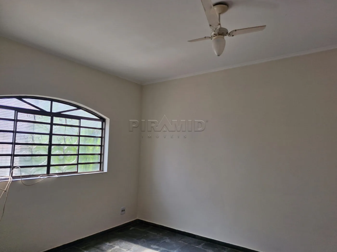 Comprar Casa / Padr&atilde;o em Ribeir&atilde;o Preto R$ 500.000,00 - Foto 2