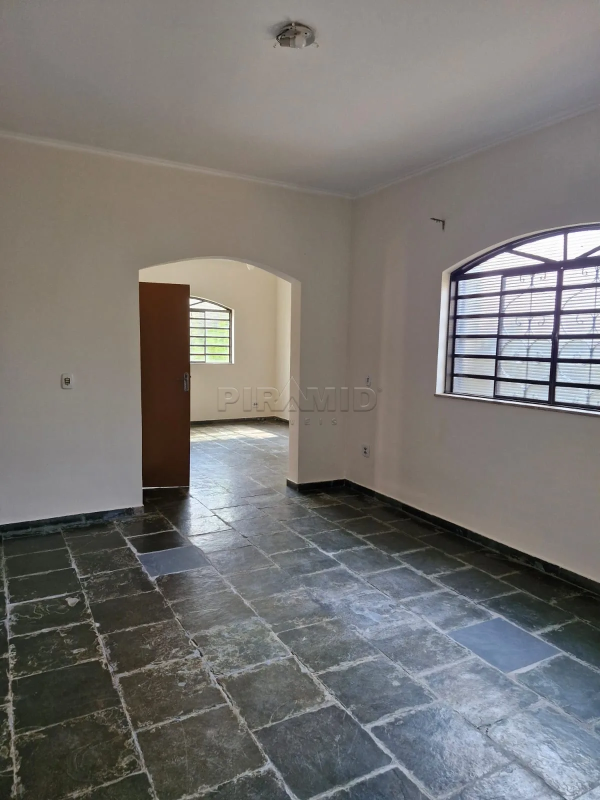 Comprar Casa / Padr&atilde;o em Ribeir&atilde;o Preto R$ 500.000,00 - Foto 3