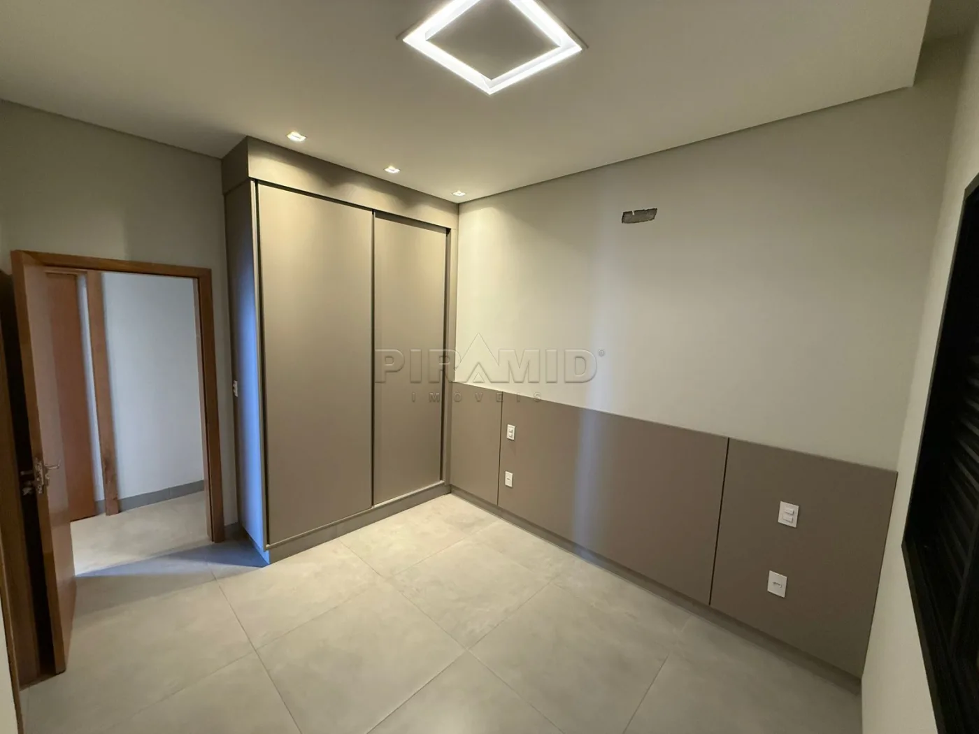 Comprar Casa / Condom&iacute;nio em Ribeir&atilde;o Preto R$ 1.150.000,00 - Foto 2