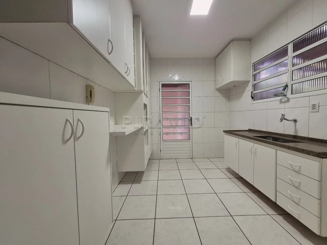 Alugar Casa / Condom&iacute;nio em Ribeir&atilde;o Preto R$ 4.000,00 - Foto 17