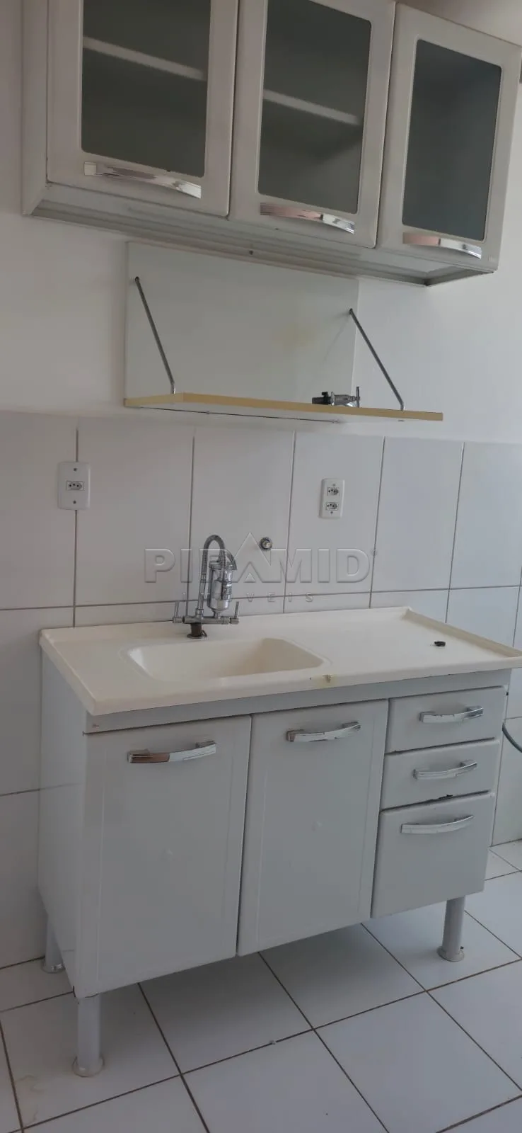 Alugar Apartamento / Padr&atilde;o em Ribeir&atilde;o Preto R$ 1.550,00 - Foto 4