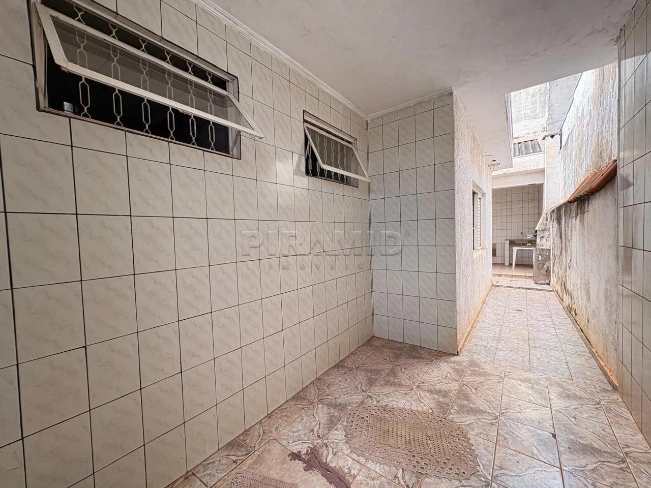 Alugar Casa / Padr&atilde;o em Ribeir&atilde;o Preto R$ 2.200,00 - Foto 18