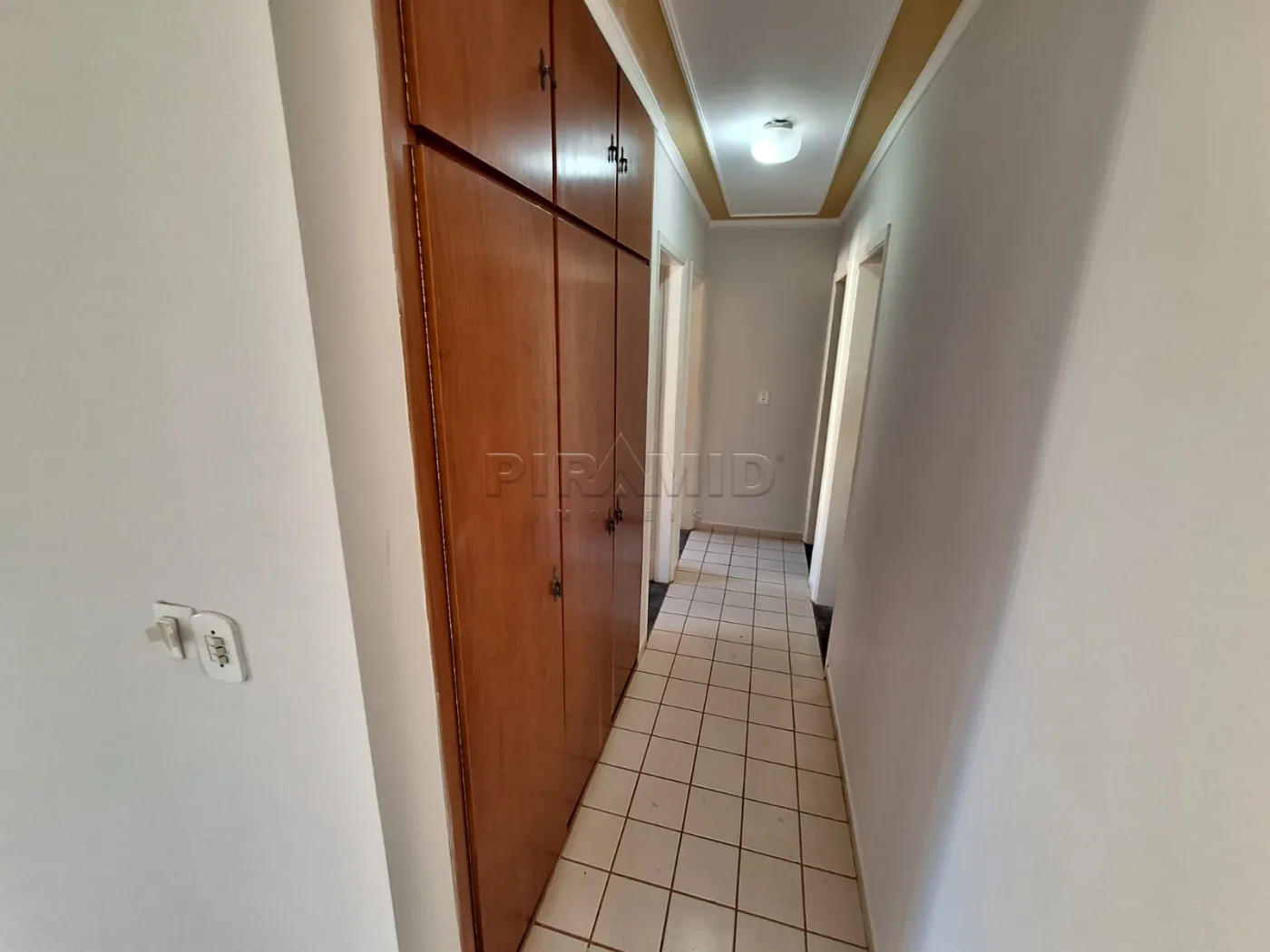 Alugar Apartamento / Padr&atilde;o em Ribeir&atilde;o Preto R$ 1.400,00 - Foto 4