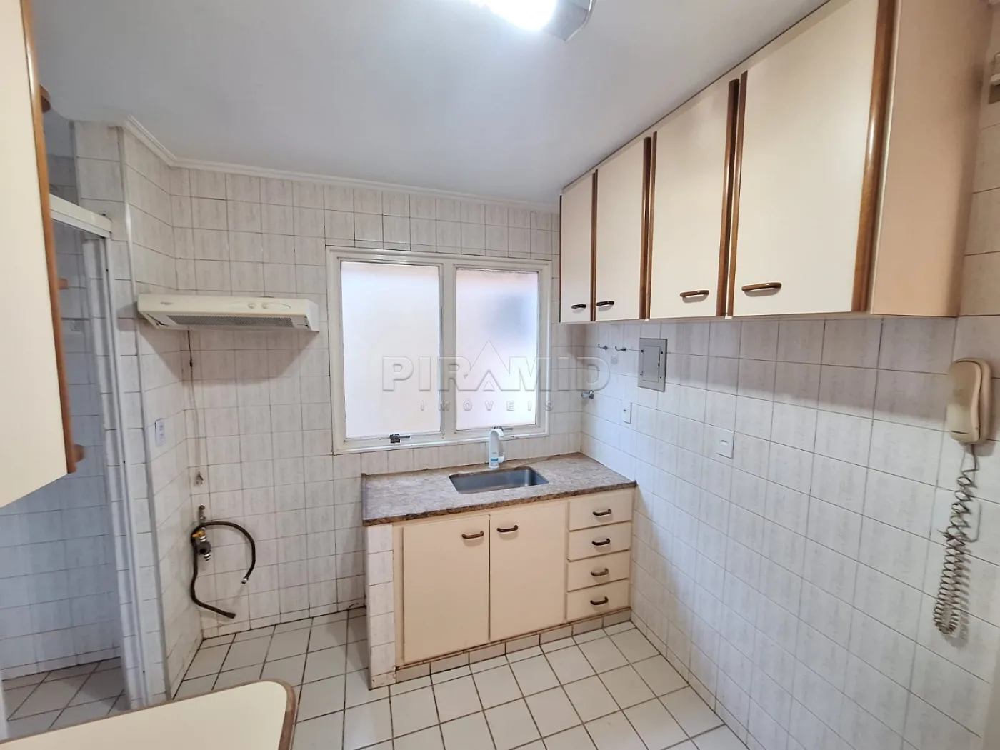 Alugar Apartamento / Padr&atilde;o em Ribeir&atilde;o Preto R$ 1.400,00 - Foto 12