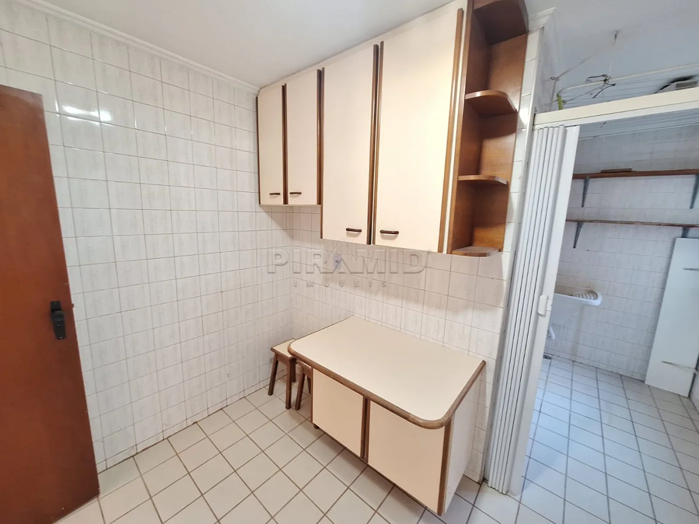 Alugar Apartamento / Padr&atilde;o em Ribeir&atilde;o Preto R$ 1.400,00 - Foto 15