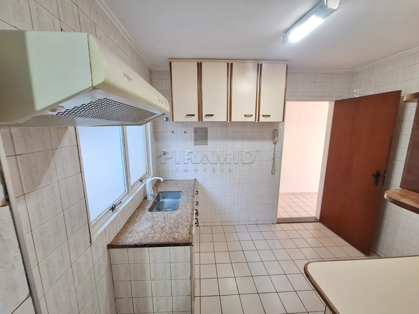 Alugar Apartamento / Padr&atilde;o em Ribeir&atilde;o Preto R$ 1.400,00 - Foto 16