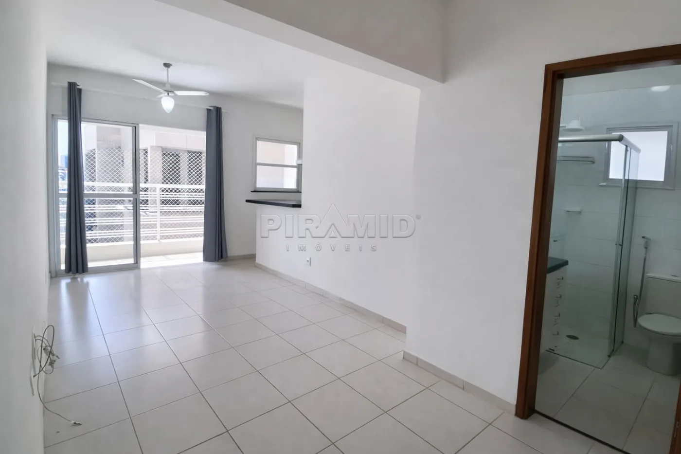 Alugar Apartamento / Padr&atilde;o em Ribeir&atilde;o Preto R$ 1.750,00 - Foto 1