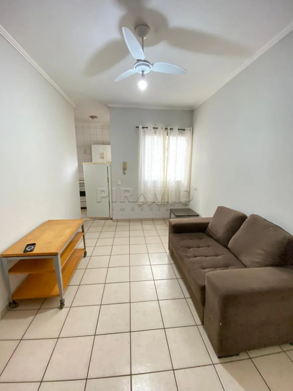 Alugar Apartamento / Padr&atilde;o em Ribeir&atilde;o Preto R$ 1.400,00 - Foto 1