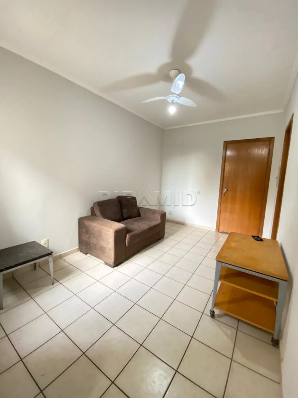 Alugar Apartamento / Padr&atilde;o em Ribeir&atilde;o Preto R$ 1.400,00 - Foto 3
