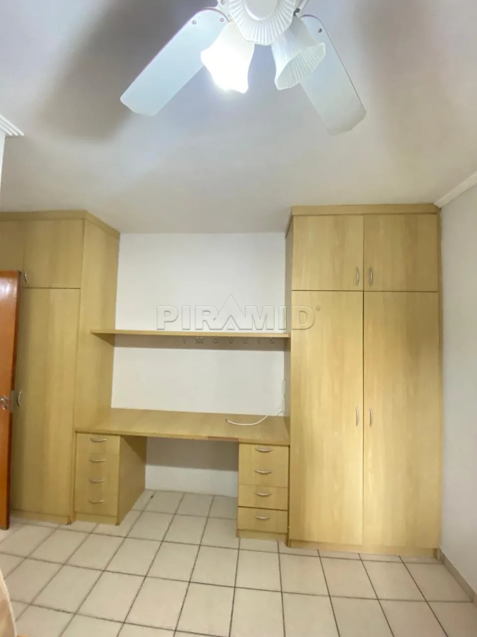 Alugar Apartamento / Padr&atilde;o em Ribeir&atilde;o Preto R$ 1.400,00 - Foto 10