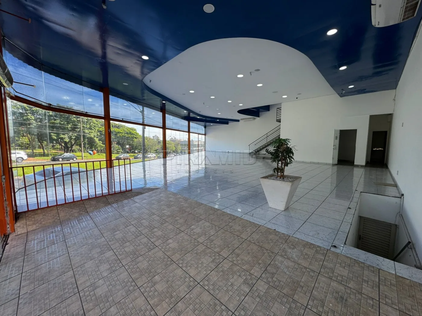 Alugar Comercial / Sal&atilde;o em Ribeir&atilde;o Preto R$ 28.000,00 - Foto 1