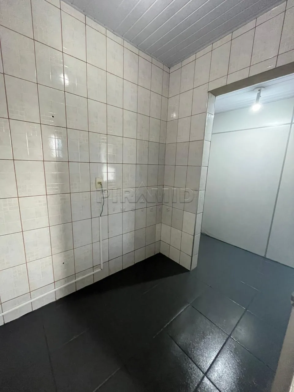 Alugar Comercial / Casa em Ribeir&atilde;o Preto R$ 3.000,00 - Foto 5