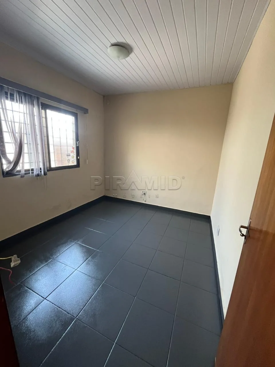 Alugar Comercial / Casa em Ribeir&atilde;o Preto R$ 3.000,00 - Foto 15