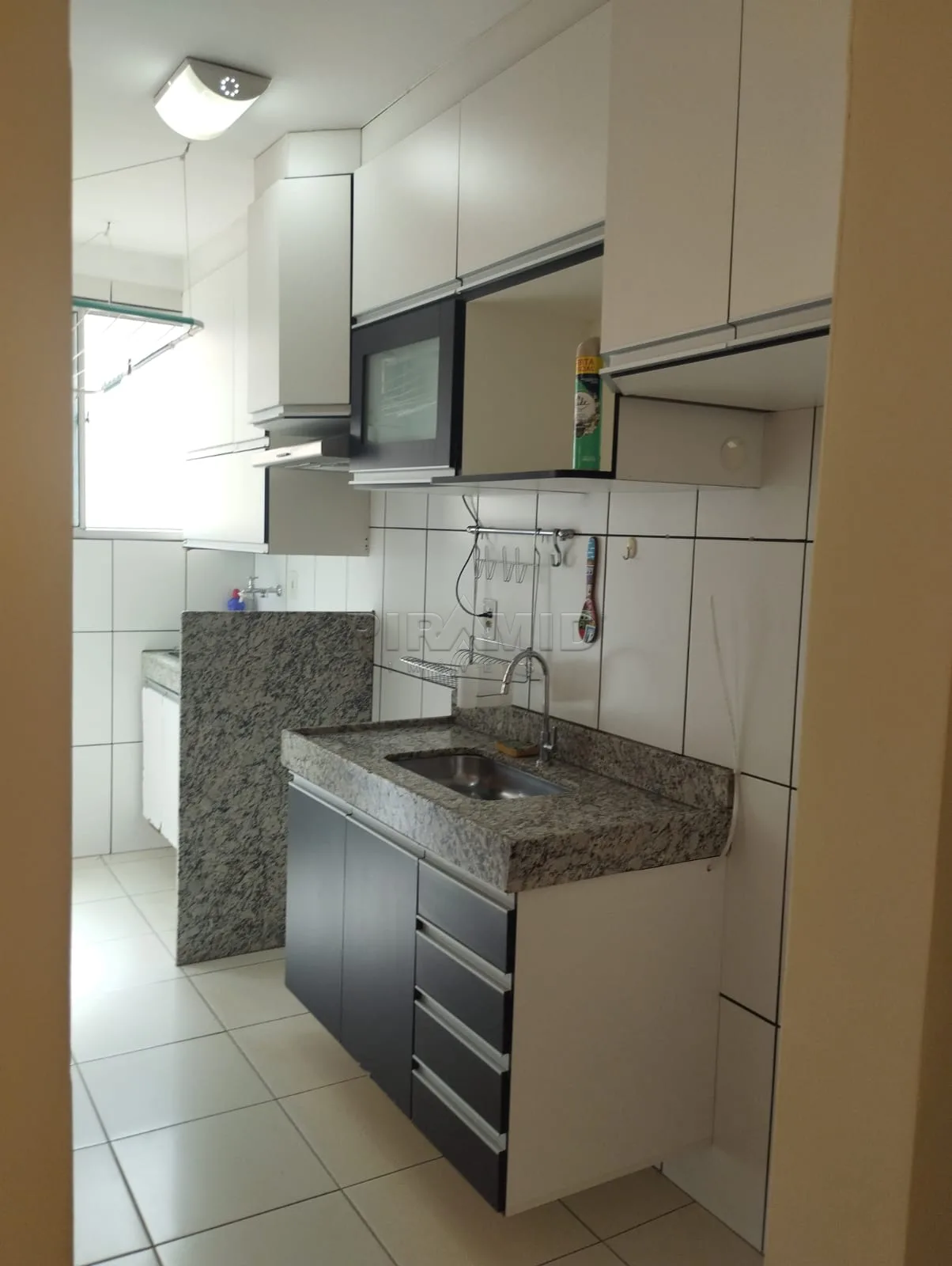 Alugar Apartamento / Padr&atilde;o em Ribeir&atilde;o Preto R$ 1.400,00 - Foto 3