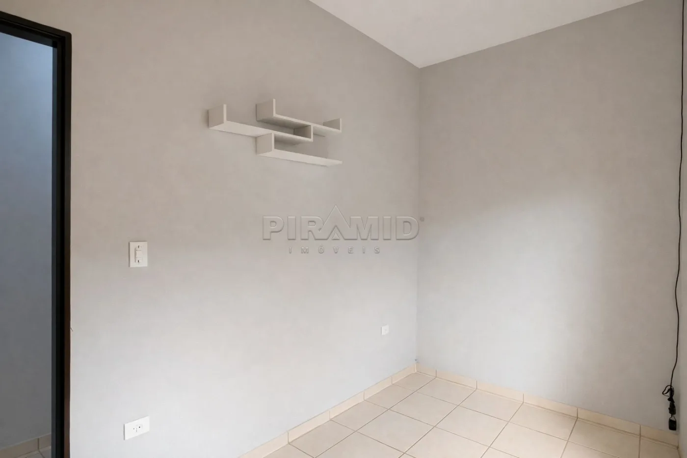 Alugar Casa / Padr&atilde;o em Ribeir&atilde;o Preto R$ 1.600,00 - Foto 9