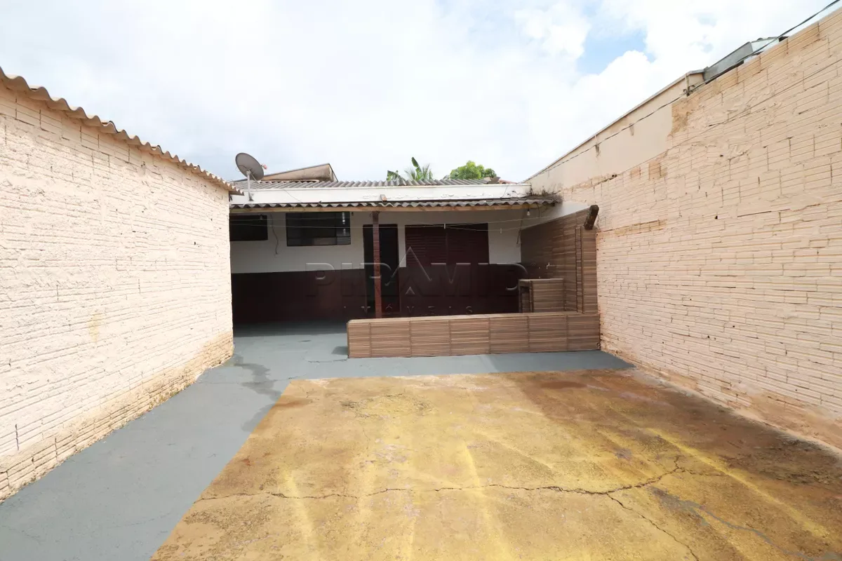 Alugar Casa / Padr&atilde;o em Ribeir&atilde;o Preto R$ 1.700,00 - Foto 1