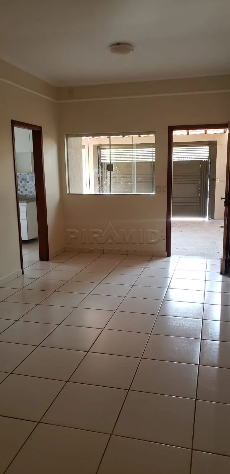 Alugar Casa / Padr&atilde;o em Ribeir&atilde;o Preto R$ 3.000,00 - Foto 3