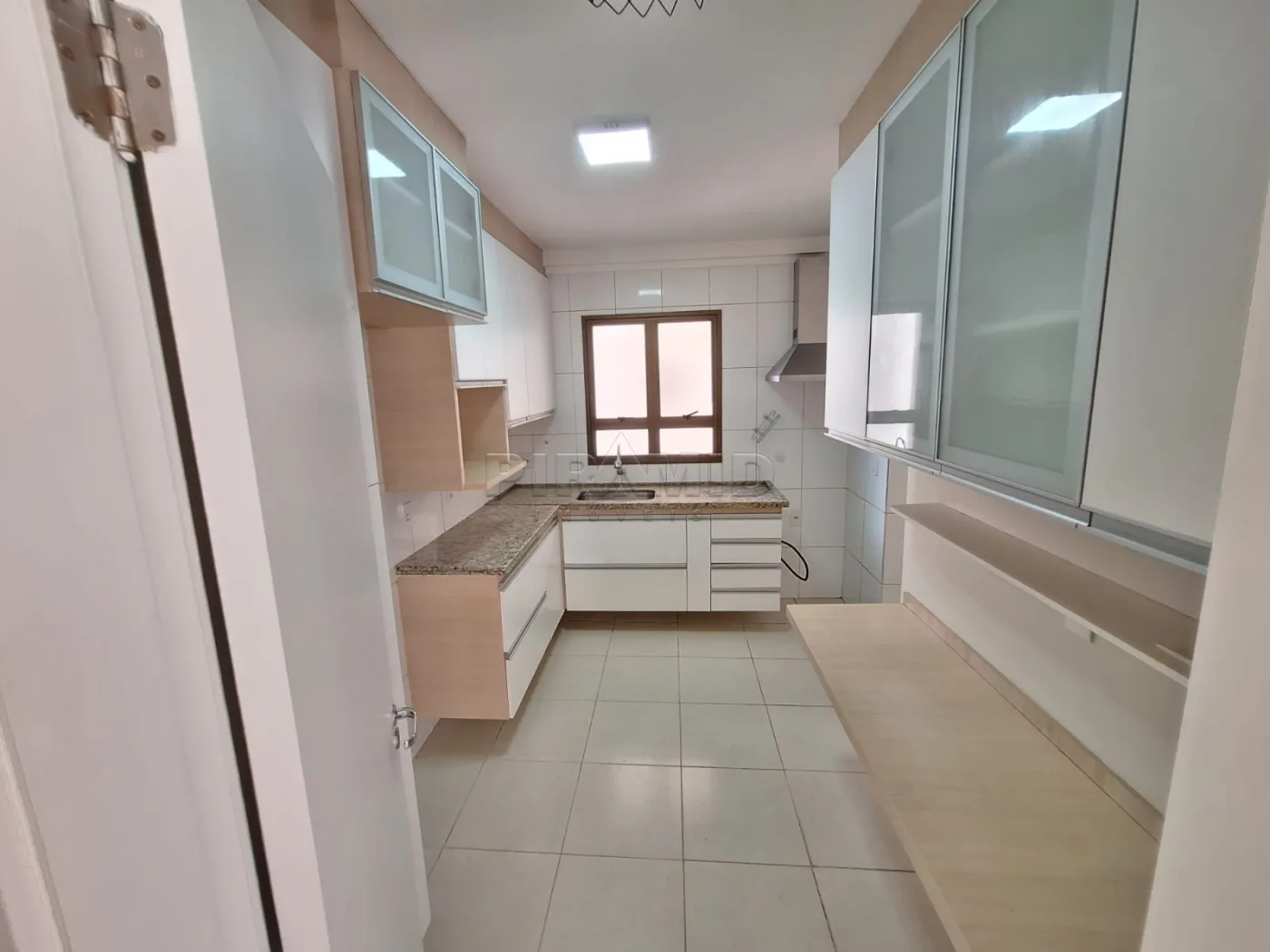 Alugar Apartamento / Padr&atilde;o em Ribeir&atilde;o Preto R$ 3.800,00 - Foto 18
