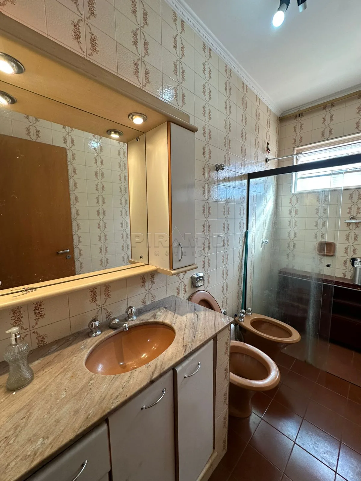 Alugar Comercial / Sala em Ribeir&atilde;o Preto R$ 1.100,00 - Foto 4