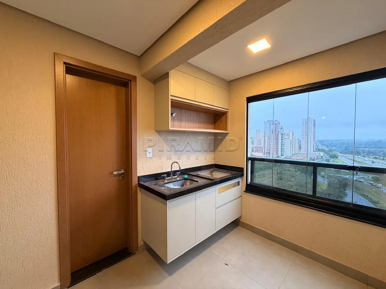 Alugar Apartamento / Padr&atilde;o em Ribeir&atilde;o Preto R$ 4.500,00 - Foto 5