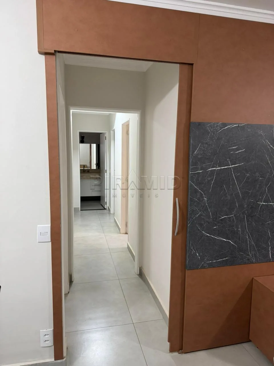Alugar Apartamento / Padr&atilde;o em Ribeir&atilde;o Preto R$ 2.400,00 - Foto 3