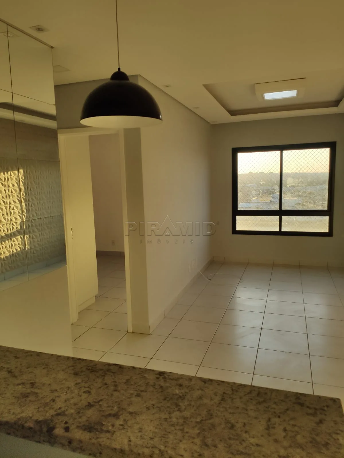 Alugar Apartamento / Padr&atilde;o em Ribeir&atilde;o Preto R$ 1.700,00 - Foto 2